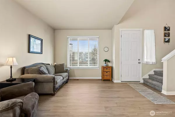 17801 97th LN E, Puyallup, WA 98375