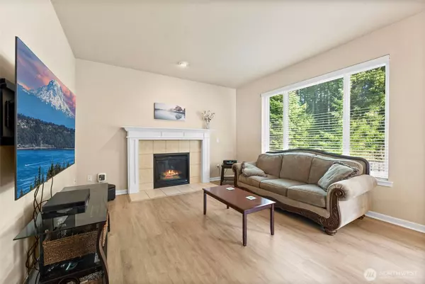 17801 97th LN E, Puyallup, WA 98375