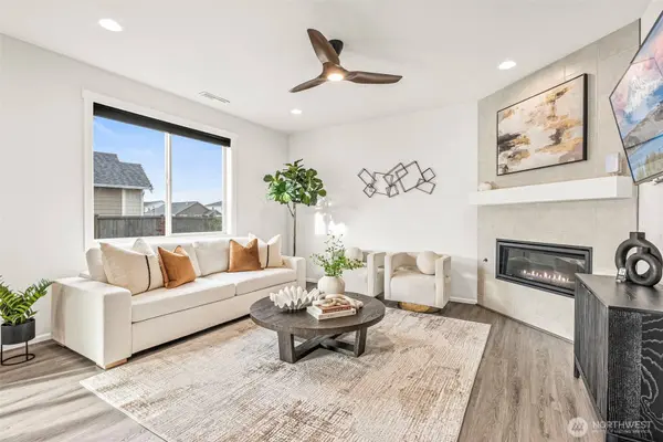 17602 126th AVE E, Puyallup, WA 98374