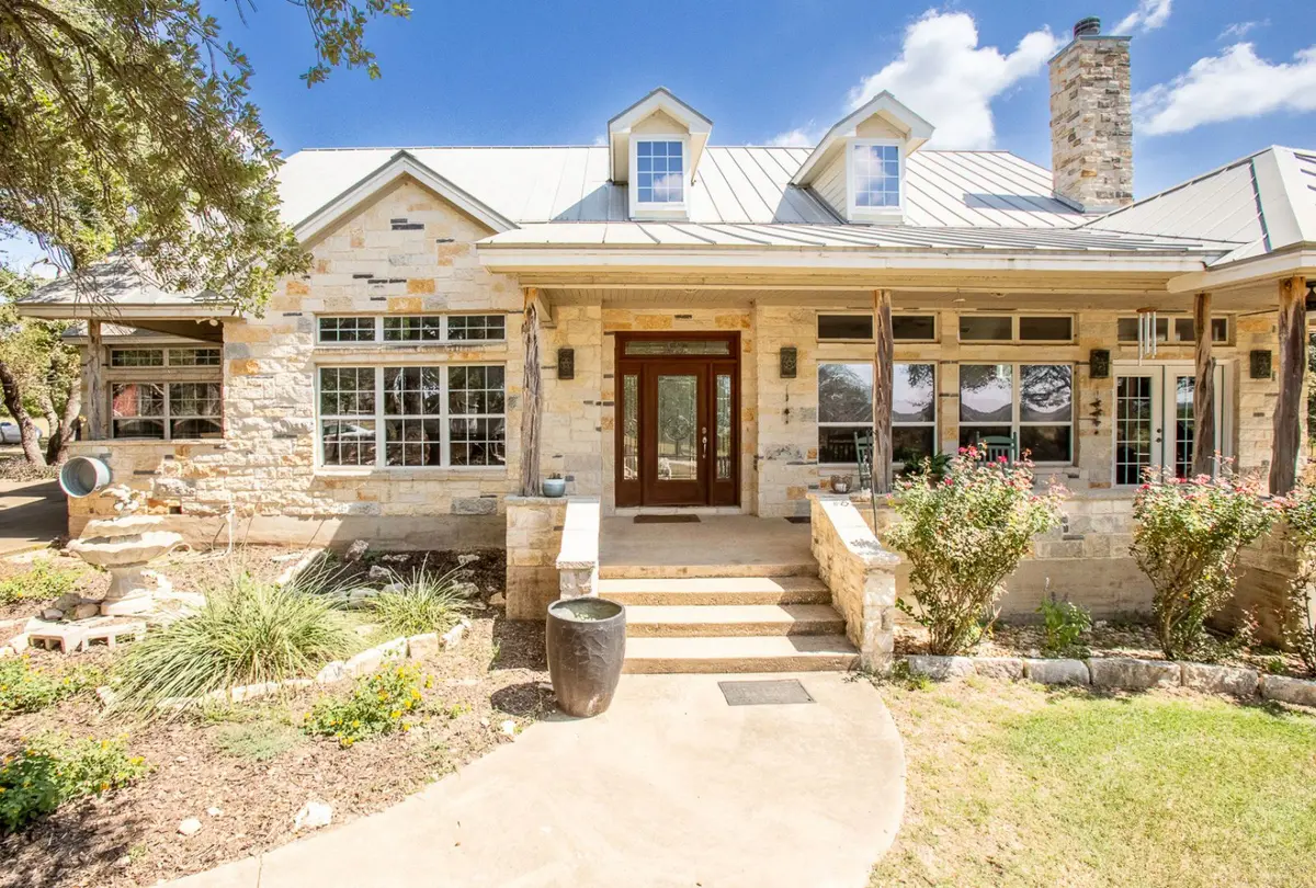 2010 County Road 233, Florence, TX 76527-4132