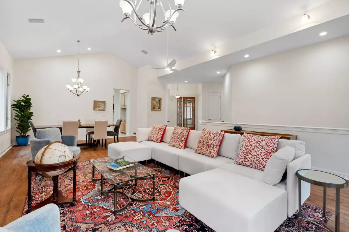 Austin, TX 78735-1647,2305 Barton Creek Blvd #36