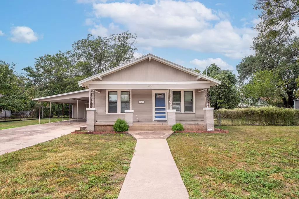 Brady, TX 76825-6133,1104 S Walnut St
