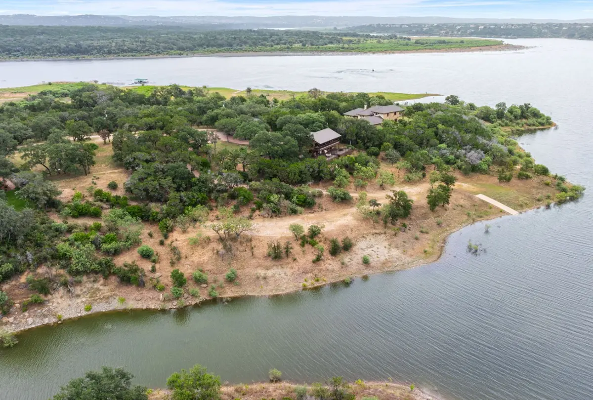 129 Jewel Ln, Spicewood, TX 78669-4093