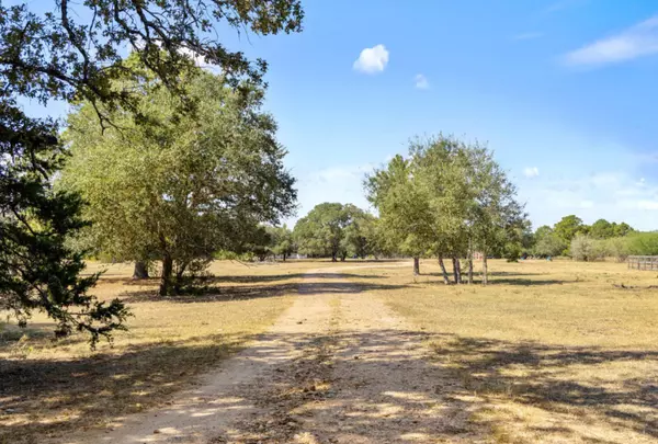 Smithville, TX 78957,340 Mark Young Rd