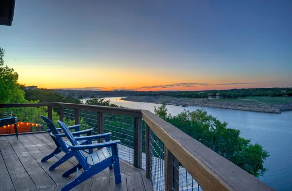 21008 W Lakeshore Dr, Spicewood, TX