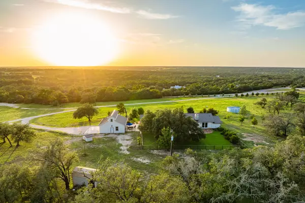 2055 CR-284, Liberty Hill, TX 78642-6077