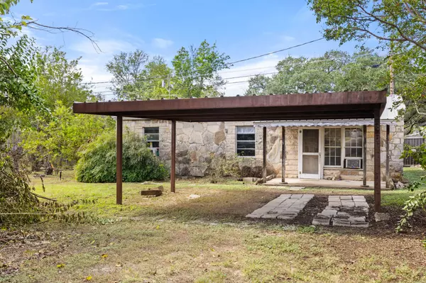 1504 N Water St, Burnet, TX 78611-1015