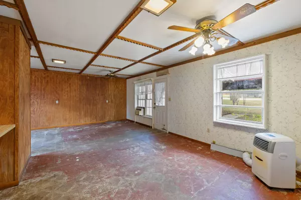 Burnet, TX 78611-1015,1504 N Water St