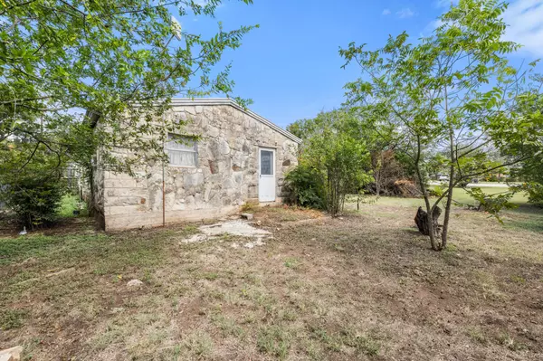 Burnet, TX 78611-1015,1504 N Water St