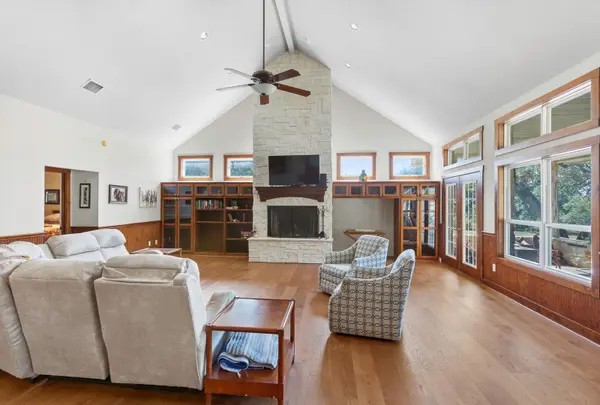 2010 County Road 233, Florence, TX 76527-4132