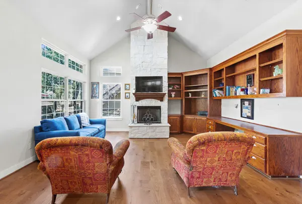 2010 County Road 233, Florence, TX 76527-4132