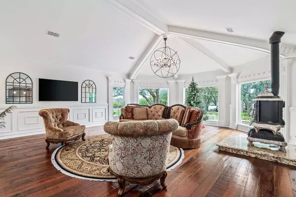 Dripping Springs, TX 78620-5170,690 Autumn Ln