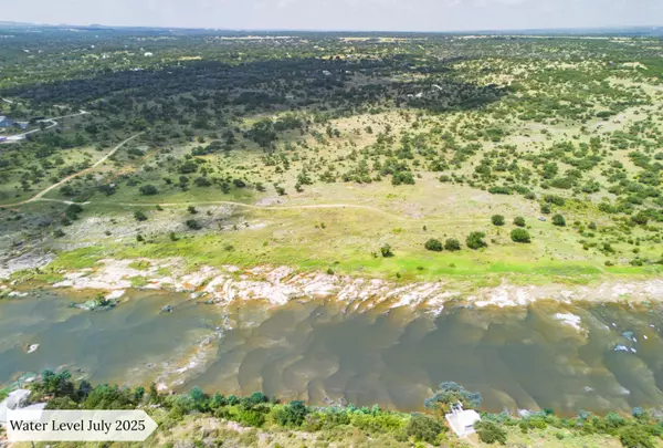 900 Rio Vista, Johnson City, TX 78636