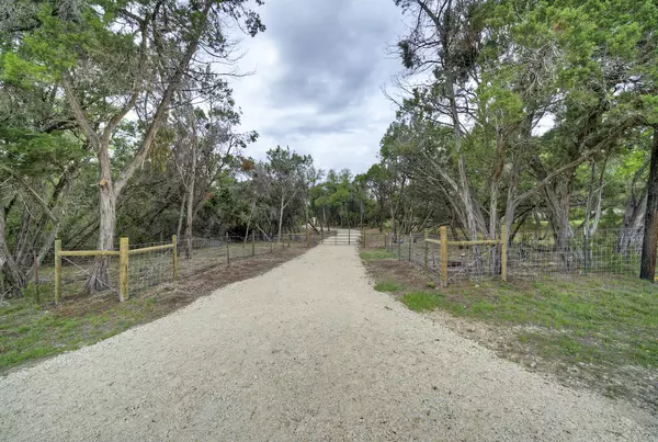 11916 Jim Bridger Dr, Austin, TX 78737-4107