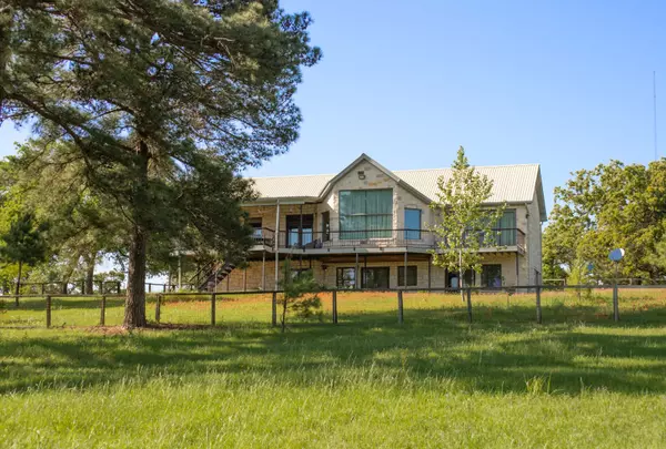 490 John Craft Rd, Red Rock, TX 78662-2653