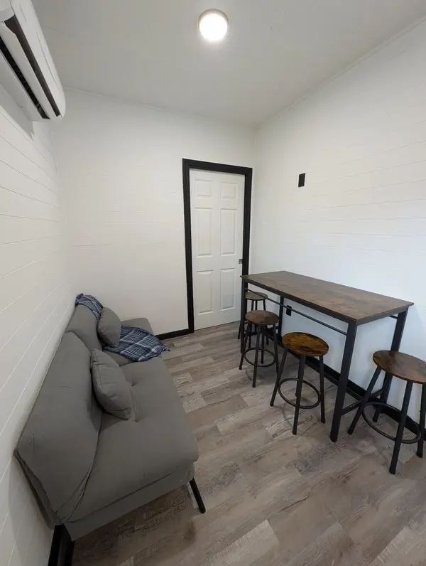 1118 County Road 447, Waelder, TX 78959