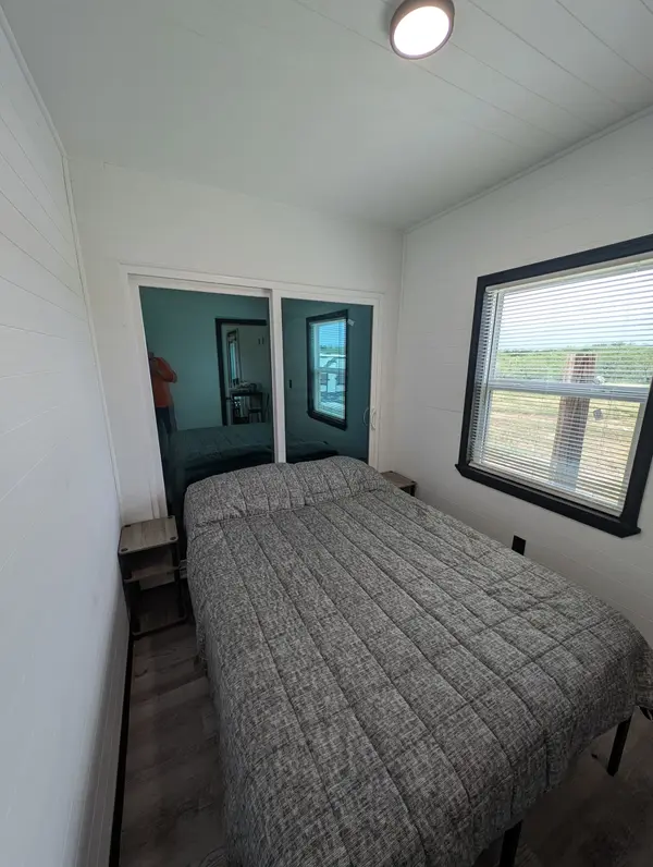 1118 County Road 447, Waelder, TX 78959