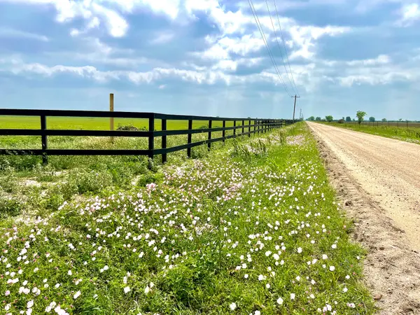 1359 McDonald Rd, Eagle Lake, TX 77434