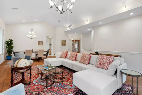 2305 Barton Creek Blvd #36, Austin, TX 78735-1647