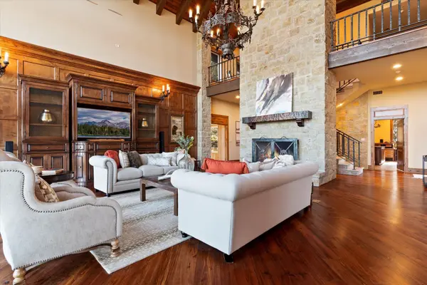 556 Cliff View Loop, Harper, TX 78631