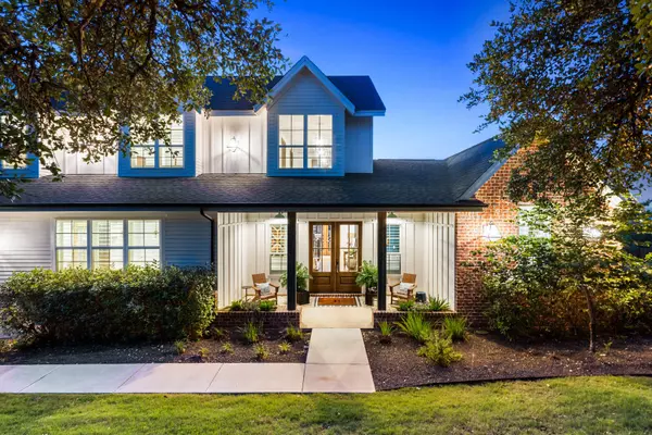 404 Rogart Dr, Spicewood, TX 78669-2045