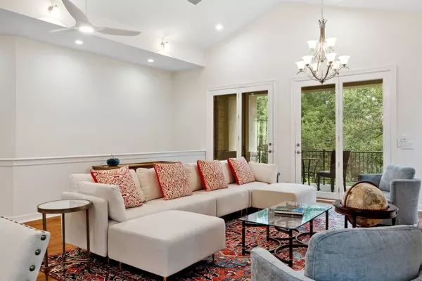 Austin, TX 78735-1647,2305 Barton Creek Blvd #36