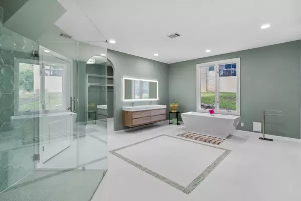 Austin, TX 78735-1647,2305 Barton Creek Blvd #36