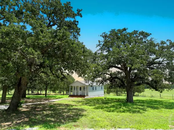 Paige, TX 78659-4935,141 Grassyville Rd