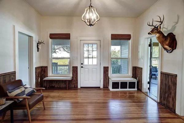Paige, TX 78659-4935,141 Grassyville Rd