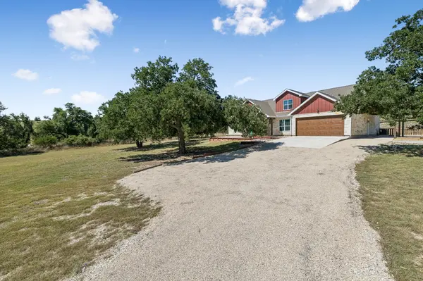 1783 Axis Cir, Fredericksburg, TX 78624-2402