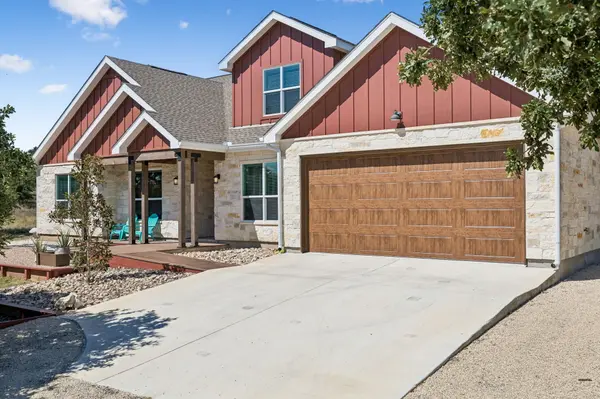 1783 Axis Cir, Fredericksburg, TX 78624-2402