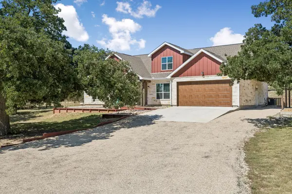1783 Axis Cir, Fredericksburg, TX 78624-2402