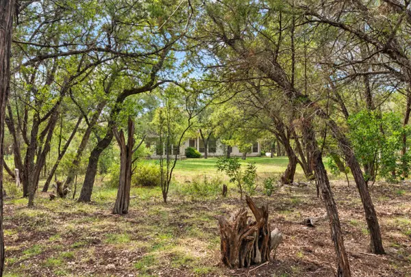 8814 Young Ln, Austin, TX 78737-3158