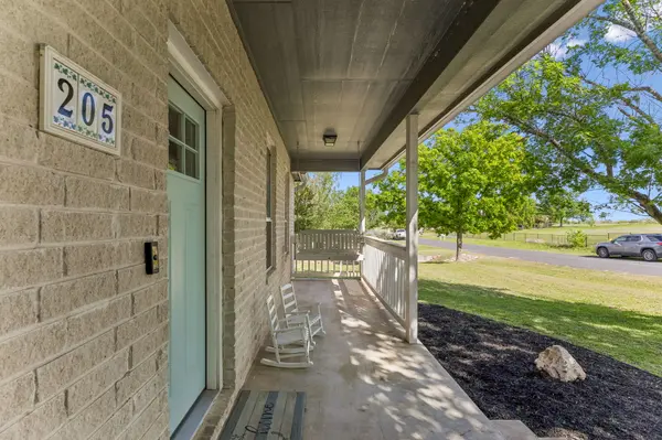 205 Morningside Cir, Hutto, TX 78634-5444