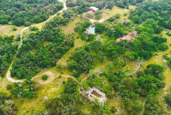 Tx 78676,,1218 Oakwood Loop Wimberley