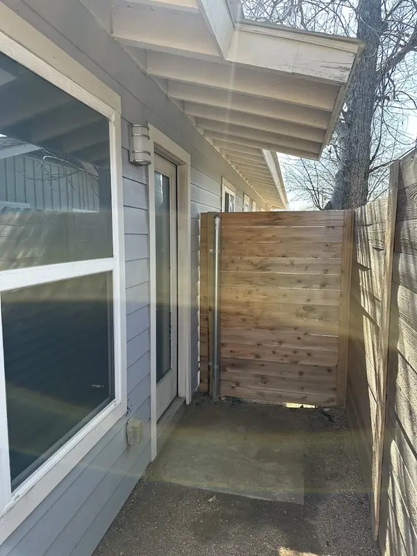 1400 Westmoor Dr, Austin, TX 78723-3139