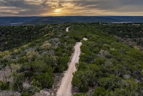9600 Ranch Road 336, Leakey, TX 78873