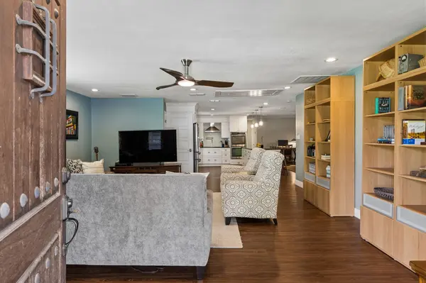 12747 Burson Dr, Manchaca, TX 78652-3534