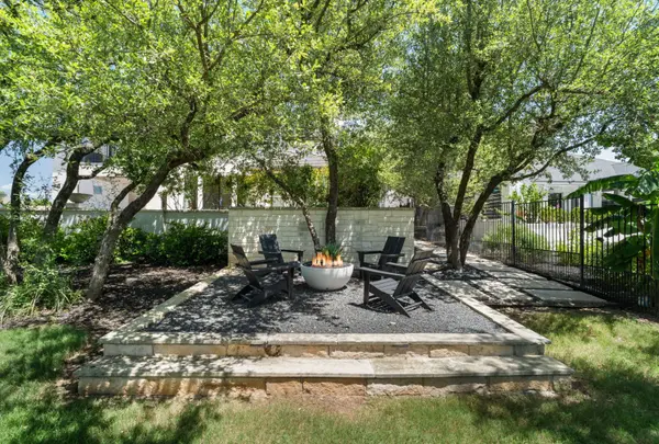 98 Tempranillo Way, Lakeway, TX 78738-1253