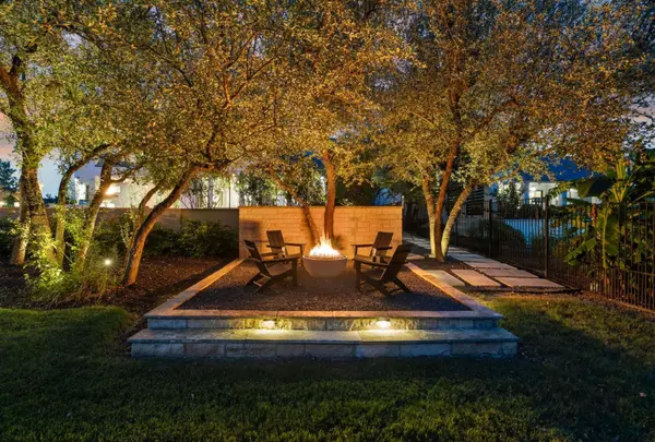 98 Tempranillo Way, Lakeway, TX 78738-1253