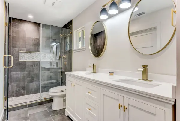 7002 Whispering Oaks Dr, Austin, TX 78745-5234