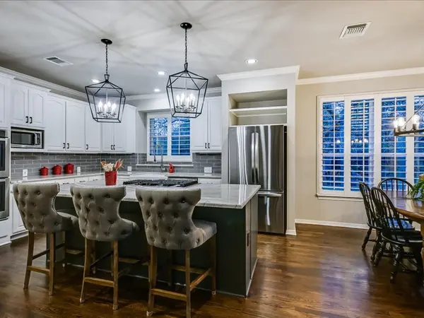 504 Saddlehorn Dr, Dripping Springs, TX 78620-2815