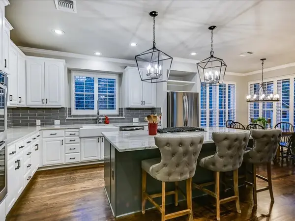 504 Saddlehorn Dr, Dripping Springs, TX 78620-2815