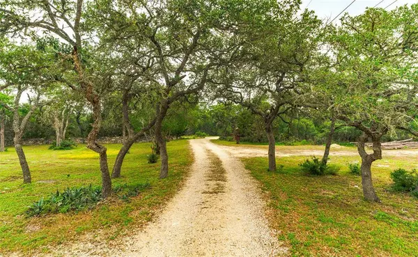 1218 Oakwood Loop, San Marcos, TX 78666