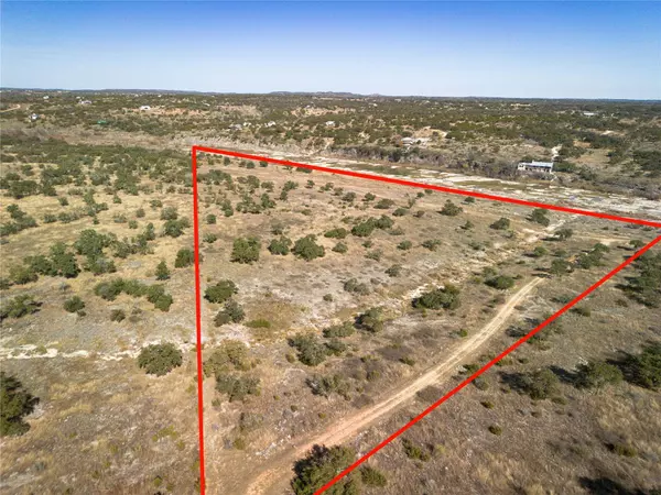 900 Rio Vista RD, Johnson City, TX 78636