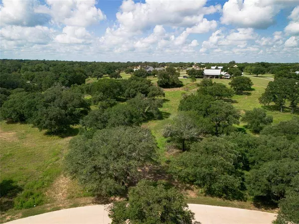 109 Mallard Lane, Columbus, TX 78934