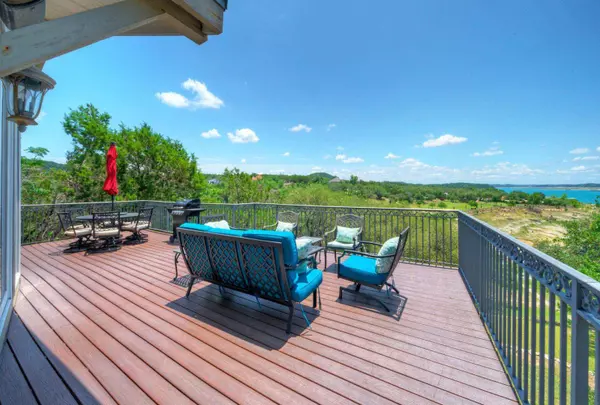 8005 Sharon RD, Volente, TX 78641