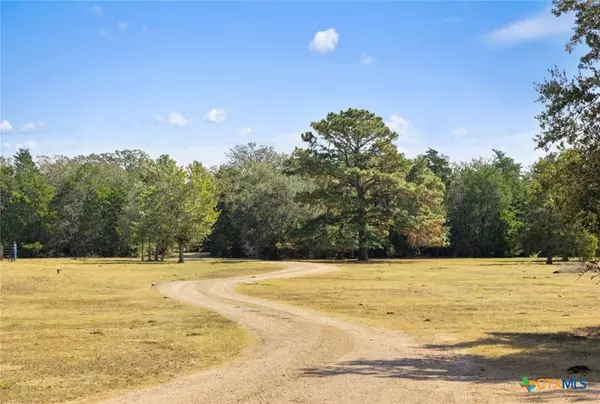 340 Mark Young RD, Smithville, TX 78957