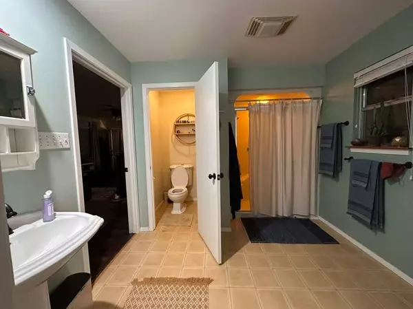 2105 Rabb RD #Upper, Austin, TX 78704