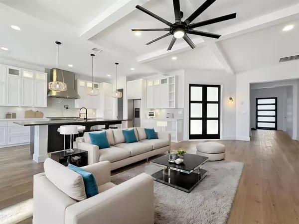 105 Blue Heron Dr, Kingsland, TX 78639-2110